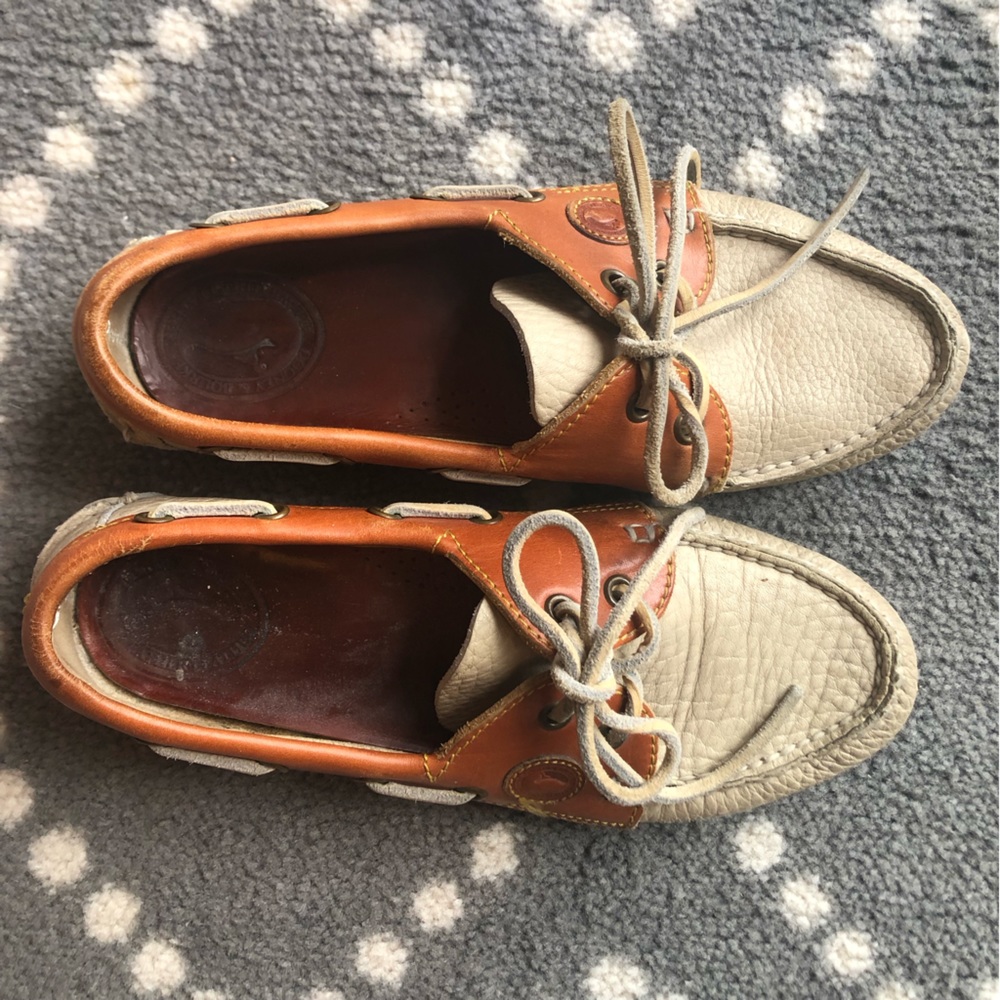 Dooney & Bourke - Leather Boat Shoes - Women’s SIZE 7